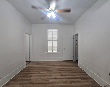 1404 38th Street - Photo Thumbnail 3