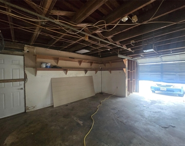 1404 38th Street - Photo Thumbnail 17