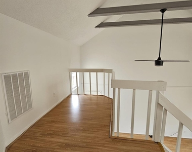 8167 Sands Point Drive - Photo Thumbnail 10