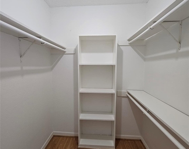 8167 Sands Point Drive - Photo Thumbnail 7