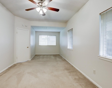 18163 Brooknoll Drive - Photo Thumbnail 6