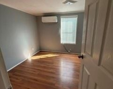 811 6th Street N - Photo Thumbnail 7
