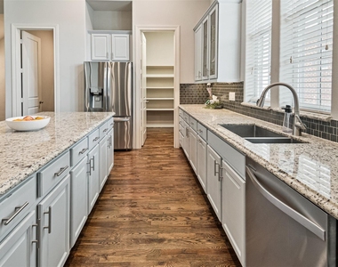 1847 Edwards Street - Photo Thumbnail 12