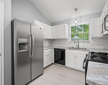 23418 Summer Pine Drive - Photo Thumbnail 4