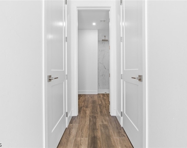 2803 44th Street Sw - Photo Thumbnail 27