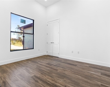 2803 44th Street Sw - Photo Thumbnail 24