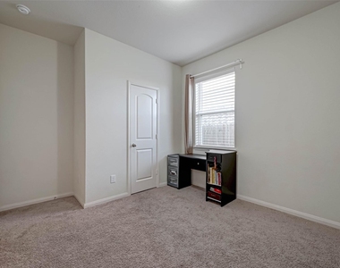 1306 Diamond Drape Drive - Photo Thumbnail 20