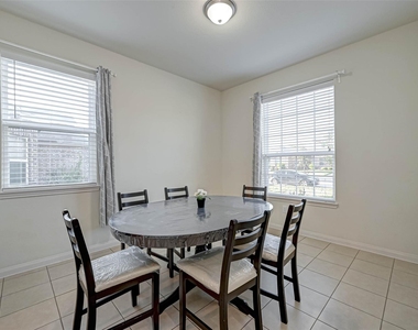 1306 Diamond Drape Drive - Photo Thumbnail 3