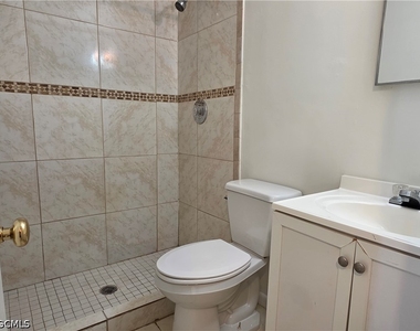 1107 S Loop Boulevard - Photo Thumbnail 8
