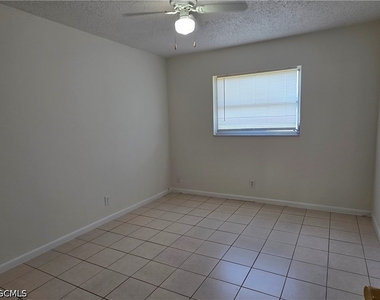 1107 S Loop Boulevard - Photo Thumbnail 12