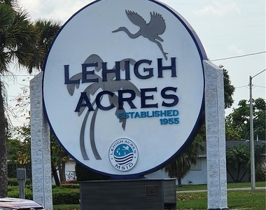 1107 S Loop Boulevard - Photo Thumbnail 15