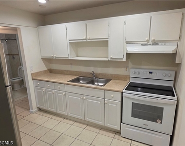 1107 S Loop Boulevard - Photo Thumbnail 6