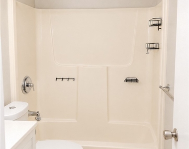 5443 Avenue E - Photo Thumbnail 11