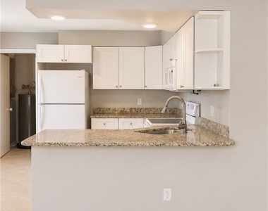 5443 Avenue E - Photo Thumbnail 14