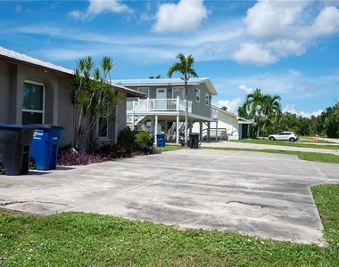 5443 Avenue E - Photo Thumbnail 18