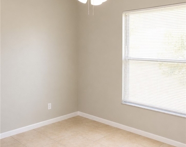 5443 Avenue E - Photo Thumbnail 5