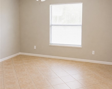 5443 Avenue E - Photo Thumbnail 12