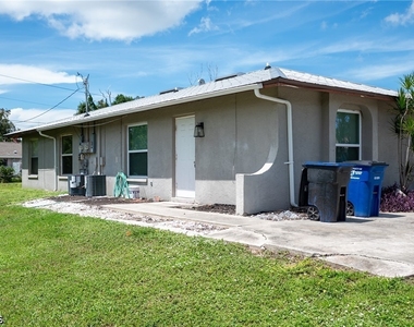 5443 Avenue E - Photo Thumbnail 4