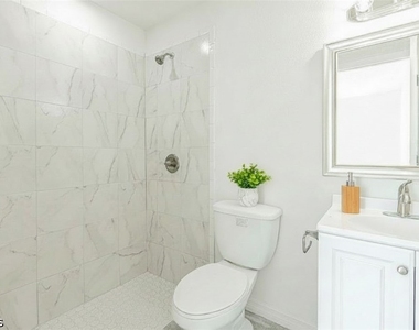 1141 Columbo Avenue S - Photo Thumbnail 8
