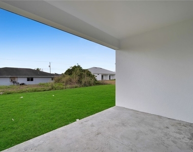 330 Gordon Avenue S - Photo Thumbnail 23