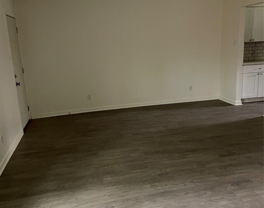 9322 Nyssa Street - Photo Thumbnail 2