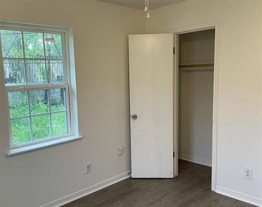 9322 Nyssa Street - Photo Thumbnail 12