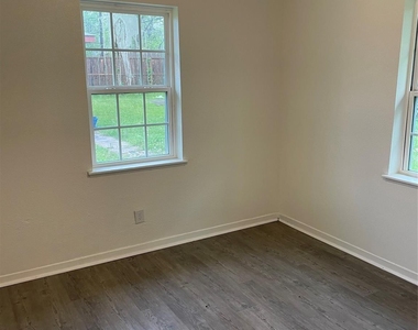 9322 Nyssa Street - Photo Thumbnail 11