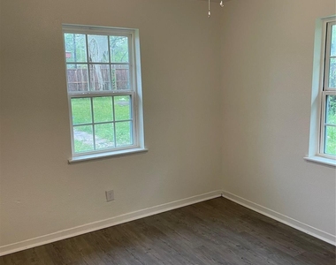 9322 Nyssa Street - Photo Thumbnail 10