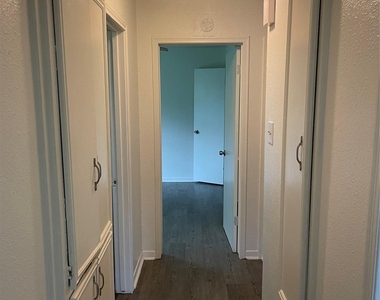 9322 Nyssa Street - Photo Thumbnail 6