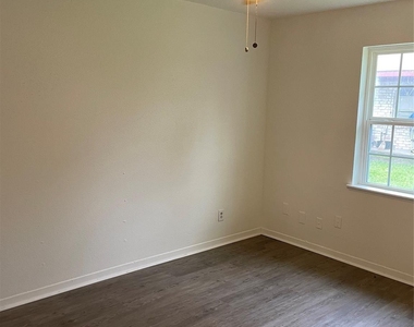 9322 Nyssa Street - Photo Thumbnail 9