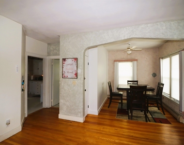 429 Main - Photo Thumbnail 9