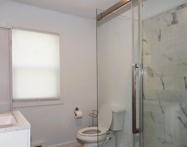429 Main - Photo Thumbnail 12