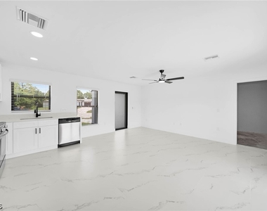 4987 Fairway Ct - Photo Thumbnail 4