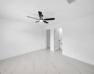4987 Fairway Ct - Photo Thumbnail 10