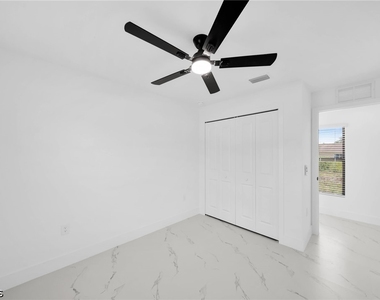 4987 Fairway Ct - Photo Thumbnail 7
