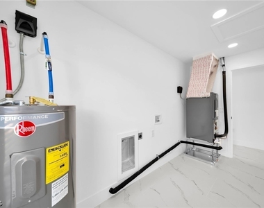 4985 Fairway Ct - Photo Thumbnail 14