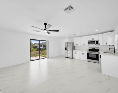 4985 Fairway Ct - Photo Thumbnail 3
