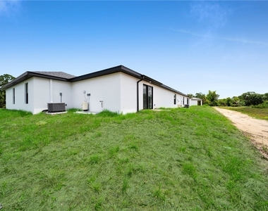 4985 Fairway Ct - Photo Thumbnail 16