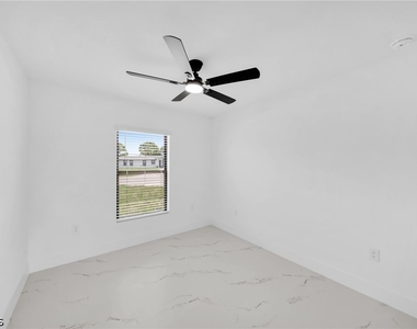 4985 Fairway Ct - Photo Thumbnail 7