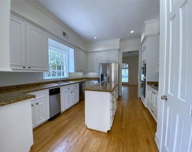 3024 Rice Boulevard - Photo Thumbnail 5