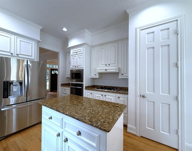 3024 Rice Boulevard - Photo Thumbnail 6