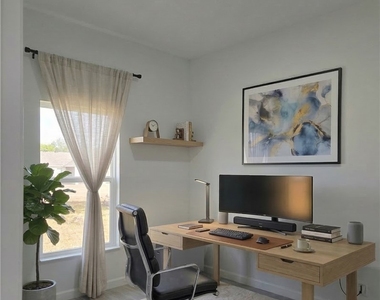768 Courtland Avenue S - Photo Thumbnail 5