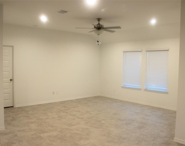1142 Appaloosa Lane - Photo Thumbnail 10