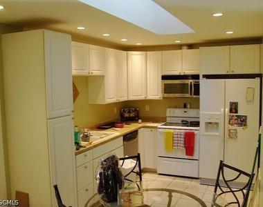 3834 Sw 16th Place - Photo Thumbnail 10