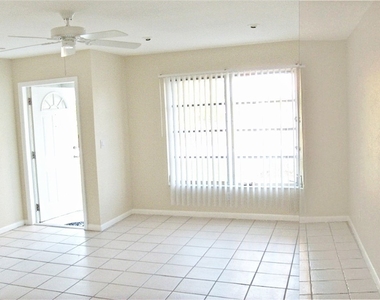 3834 Sw 16th Place - Photo Thumbnail 8