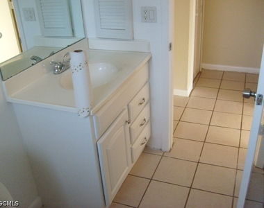 3834 Sw 16th Place - Photo Thumbnail 18