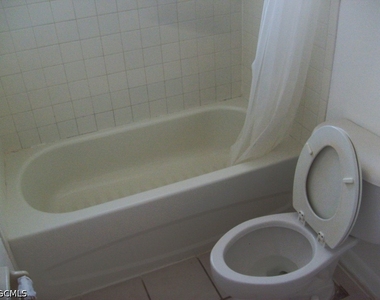 3834 Sw 16th Place - Photo Thumbnail 17