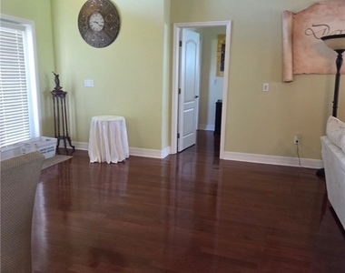 308 Nw 13th Avenue - Photo Thumbnail 3