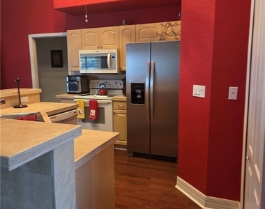 308 Nw 13th Avenue - Photo Thumbnail 7