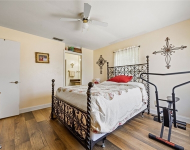 220 Oakmont Parkway - Photo Thumbnail 37